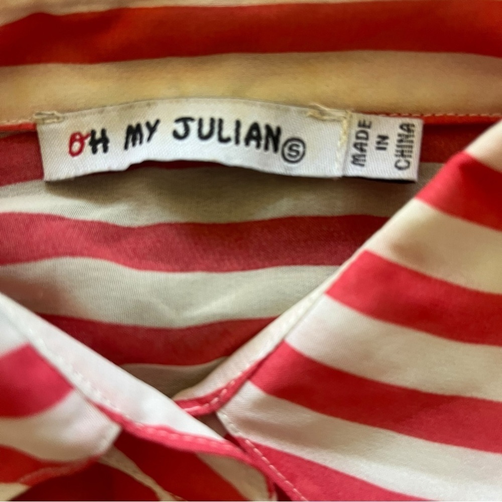 395-Oh My Julian cropped, stripped blouse with peek-a-boo shoulders. - Picture 2 of 6